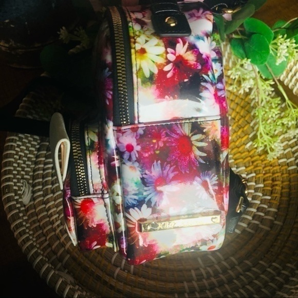 Betsey Johnson Floral Puppy Dog Mini Backpack NWT Cute Small Bag - Picture 4 of 5